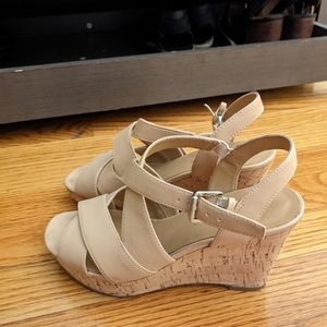 Naturalizer Tan Wedges